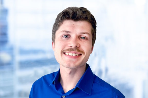 Thomas Holton headshot