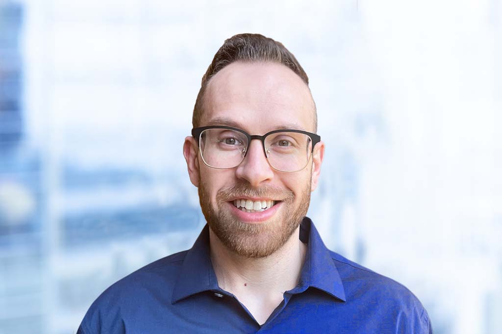 Derek Cnota Headshot
