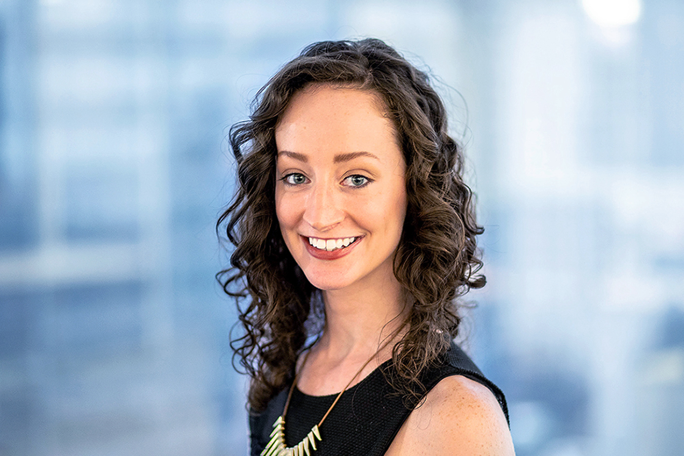 Shannon Hemmer Headshot